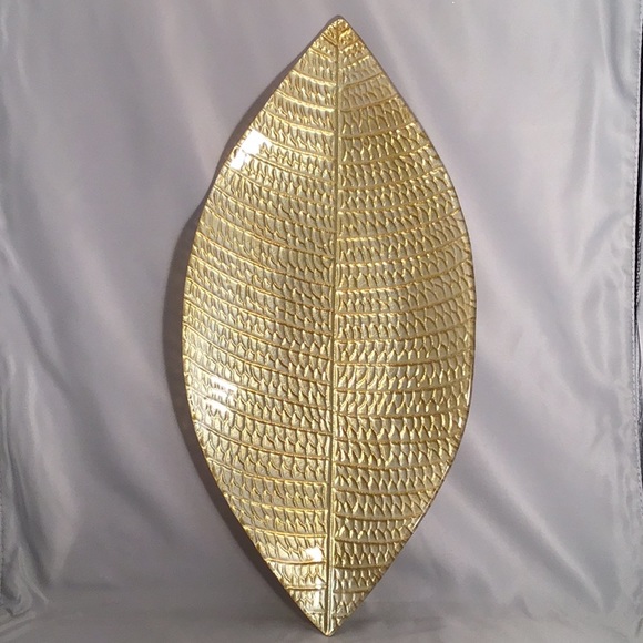 Other - 🎉HP🎉 NWOT Leaf Shaped Platter in Gold Leaf